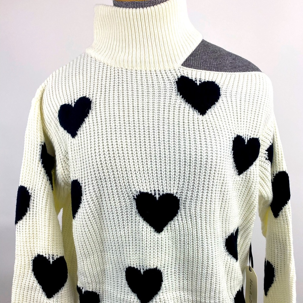 Cold Shoulder Heart Pattern Sweater